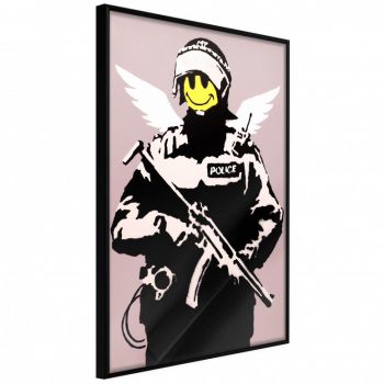 Poster - Banksy: Flying Copper, cu Ramă neagră, 20x30 cm