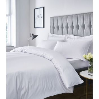 Lenjerie albă pentru pat dublu 200x200 cm Satin Stripe - Catherine Lansfield ieftina