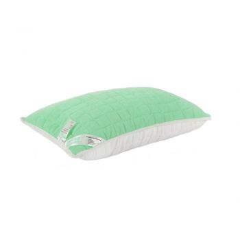 Perna matlasata 4 anotimpuri pentru dormit, antialergica, fibre de poliester siliconizat + bumbac + microfibra, verde/ alb, 50 x 70 cm ieftina