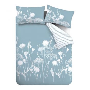 Lenjerie de pat albă/albastră pentru pat dublu 200x200 cm Meadowsweet Floral – Catherine Lansfield ieftina