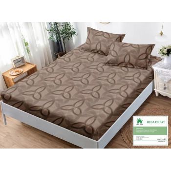Husa de pat cu elastic 180x200 din Bumbac Finet + 2 Fete de Perna - Maro Abstract ieftin