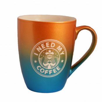 Cana ceramica Pufo Need Coffee, pentru ceai, cafea, suc, 360 ml, portocaliu/albastru la reducere