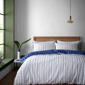 Lenjerie de pat albă/albastră din bumbac pentru pat de o persoană 135x200 cm Hastings Stripe – Content by Terence Conran ieftina