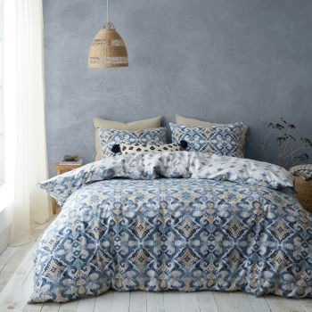 Lenjerie de pat albastră/crem pentru pat de o persoană 135x200 cm Inara Ikat – Pineapple Elephant