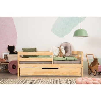 Pat pentru copii în culoare naturală din lemn de pin cu spațiu de depozitare 90x160 cm Mila CPD – Adeko ieftin