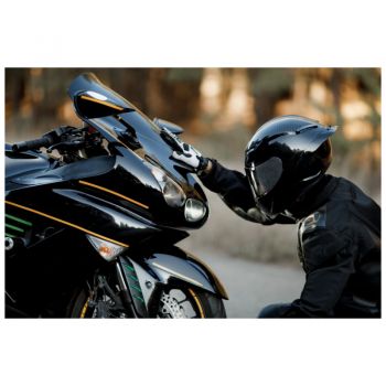 Tapet autoadeziv Premium, textura canvas, Motociclist in negru, 130 x 87 cm ieftin